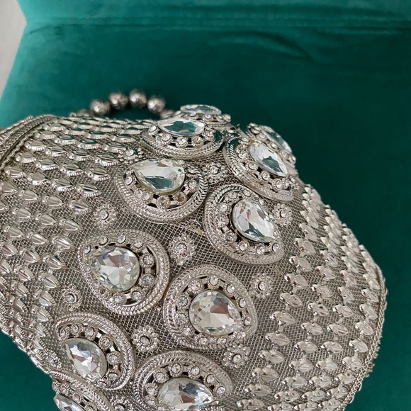 Unique Silver Indie Rhinestone Evening Bag - Picture 7 of 9